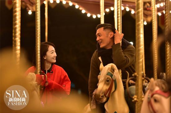 余文樂(lè)，周冬雨游園