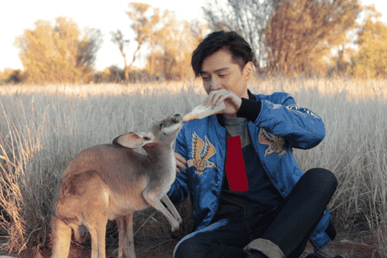 乖哦，慢慢吃~