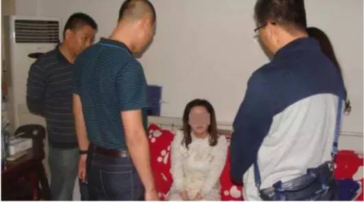 警方抓捕嫌疑人龐某衛(wèi)現(xiàn)場(chǎng)。警方供圖