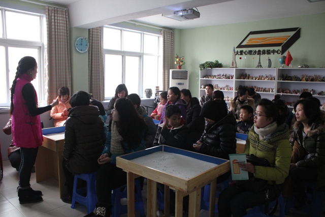 《成長(zhǎng)心連心》專(zhuān)家課堂，女主播娜娜姐姐現(xiàn)場(chǎng)主持