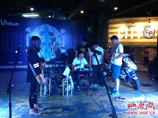 V-TOWN大搜寶活動現(xiàn)場 V-TOWN大搜寶活動現(xiàn)場