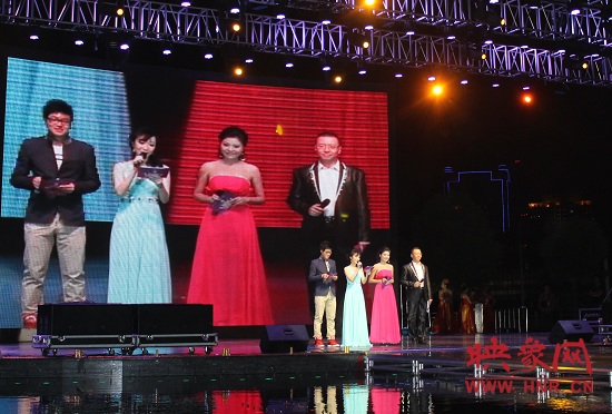 現(xiàn)場(chǎng)主持人帥天、小糖、李江、凱文