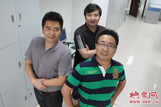 《網(wǎng)絡全搜索》主持人康巖、陳弓、趙凱