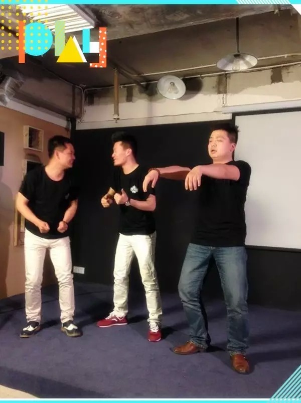 能看出這個場景主題是衛(wèi)生紙嗎？我讀書少，你別騙我……