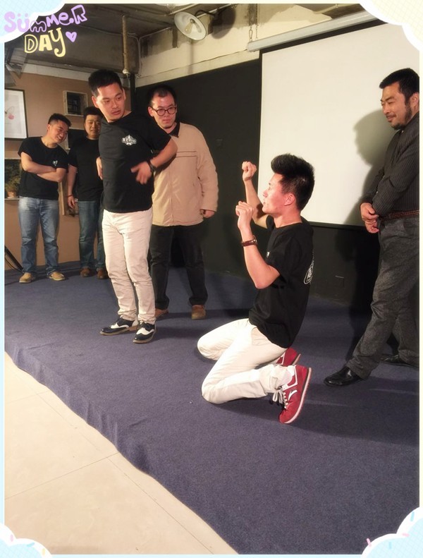 難度增加，連動作都由觀眾設(shè)定~行軍打仗中，路飛是有多怕死？