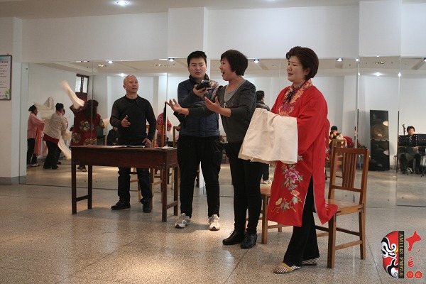 著名戲曲節(jié)目主持人、河南電臺(tái)戲曲廣播當(dāng)家小生月陽錄制現(xiàn)場(chǎng)花絮