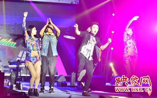 私家車999成功舉辦“時(shí)光音樂(lè)節(jié)”