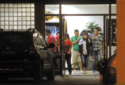 2012年9月17日，廠橋小學(xué)門口，一女子駕車錯(cuò)將油門當(dāng)剎車，撞死一男學(xué)生。