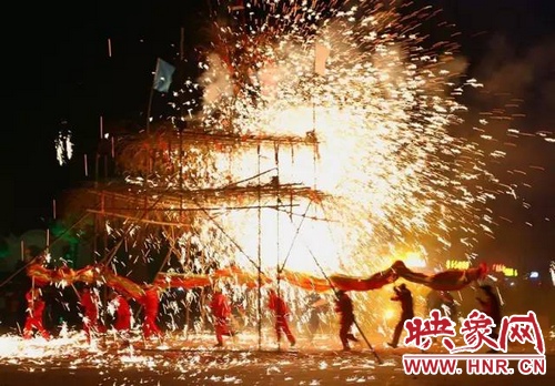 確山鐵花將登上萬眾矚目的春晚舞臺！