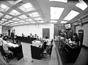 張曙光被控受賄當(dāng)庭認(rèn)罪 自稱人品差做事惡心 張曙光被控受賄當(dāng)庭認(rèn)罪 自稱人品差做事惡心