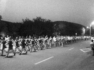 廣場舞大媽“轉(zhuǎn)行”，徐州每晚萬人暴走