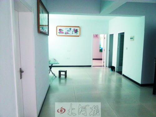 入住的居民說,這套廉租房面積超過100平方米。