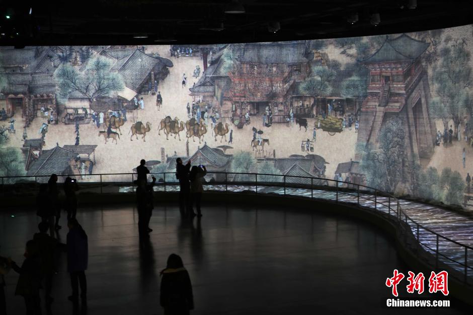 “會動(dòng)”的《清明上河圖》亮相河南開封