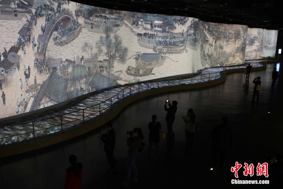 “會動(dòng)”的《清明上河圖》亮相河南開封