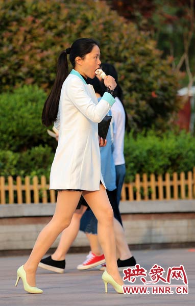 天太熱，還是吃冷飲涼快