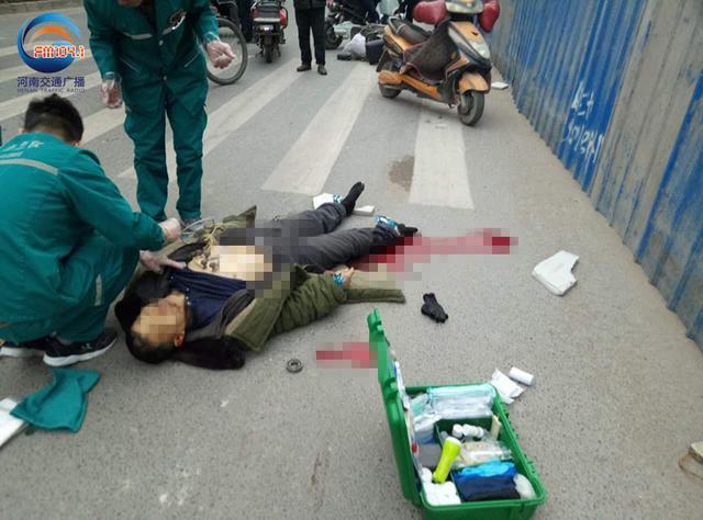鄭州一面包車撞電動車 電動車主已無生命跡象