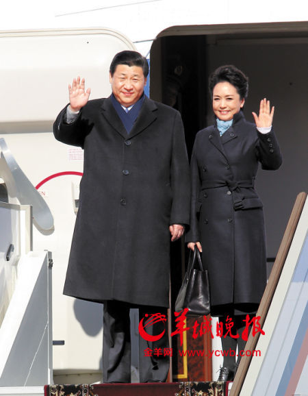 國(guó)家主席習(xí)近平首次出訪俄羅斯，夫人彭麗媛陪同。