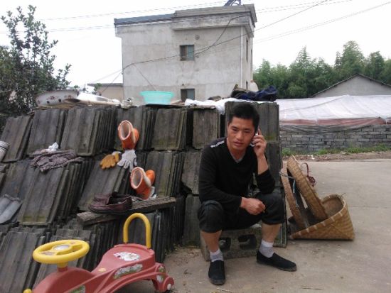 張輝忙于電話找工作，表示將自食其力。