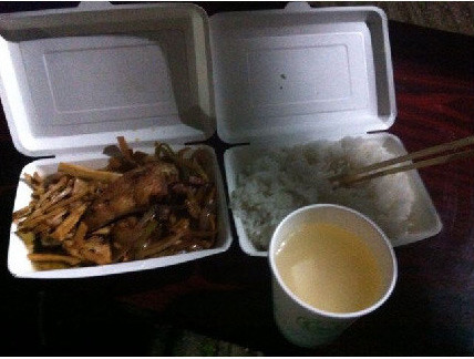 黃山景區(qū)禁售泡面只賣(mài)45元盒飯 稱(chēng)怕破壞環(huán)境 黃山景區(qū)禁售泡面只賣(mài)45元盒飯 稱(chēng)怕破壞環(huán)境