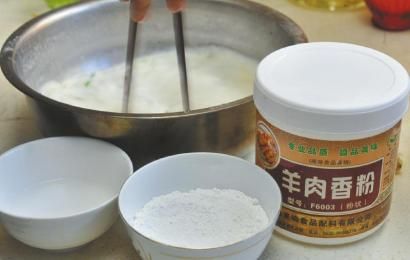 市面上出售的羊肉香粉等食品添加劑。