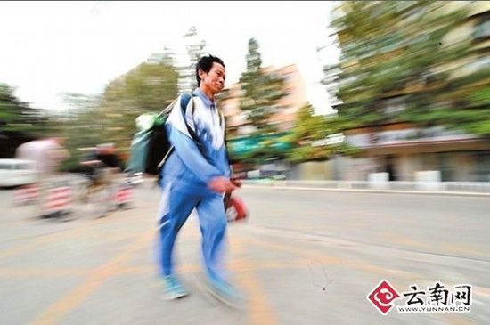 　“我是第四次來昆明了。”