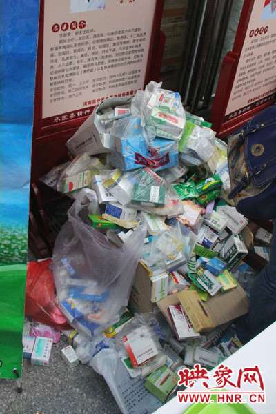 兌換點負責人表示，一整天兌換的過期藥有這樣的七八倍