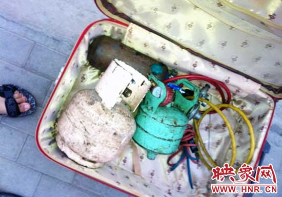 被攜帶上車的液化氣罐 被攜帶上車的液化氣罐