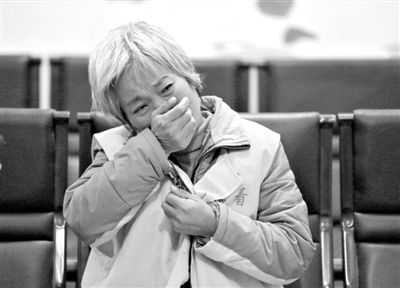 11月20日，河南省鹿邑縣法院，武文英涉嫌故意殺人被審。