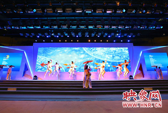 現(xiàn)場(chǎng)表演。