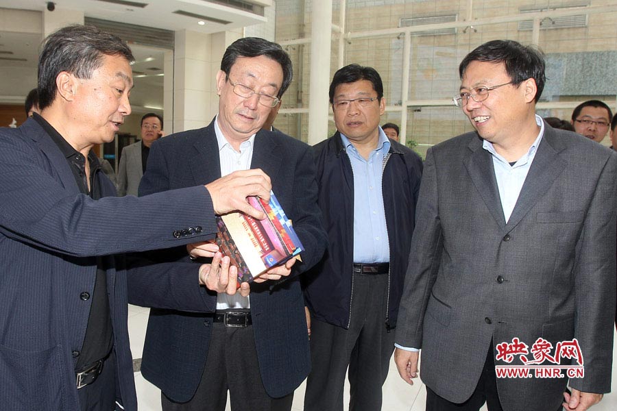 河南省委書(shū)記、省人大常委會(huì)主任郭庚茂視察河南電視臺(tái) 東方今報(bào)記者沈翔 劉棟杰/攝