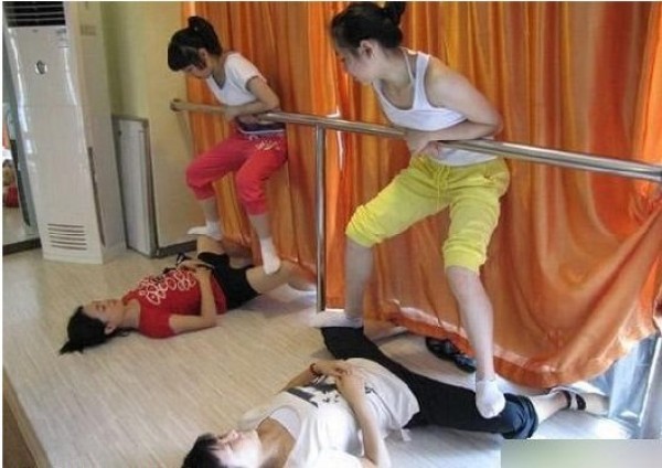 藝校妹子到底有多苦？