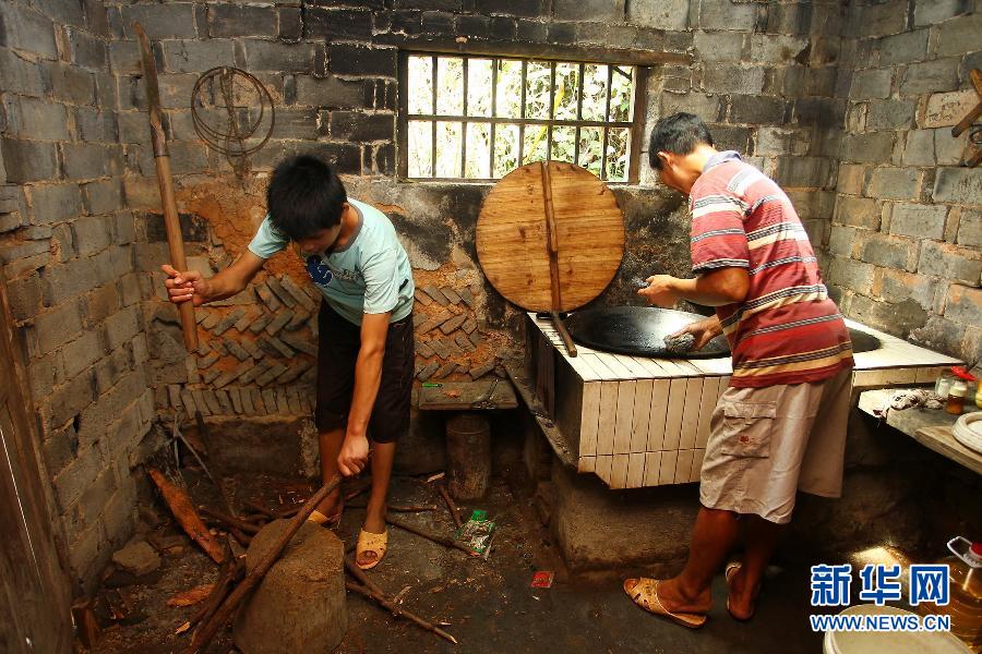 農(nóng)場棚戶區(qū)的最后留守家庭：留下的是回憶，迎來的是幸福