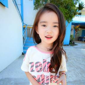 韓國(guó)6歲小蘿莉美照走紅