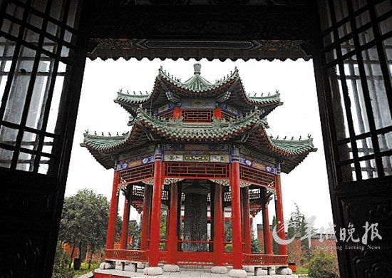 河南商丘古城建于明朝正德六年(公元1511年)，是國(guó)內(nèi)保存較好的古城之一 王頌 攝