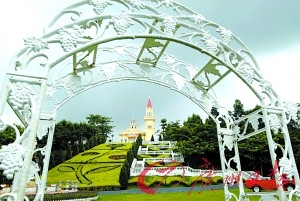 龍鳳山莊有歐式古堡。