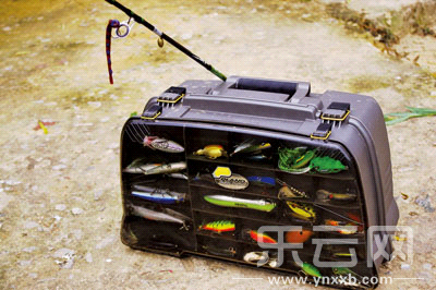 　　又稱擬餌釣魚,起源于歐洲,國內(nèi)翻譯為“路亞”。