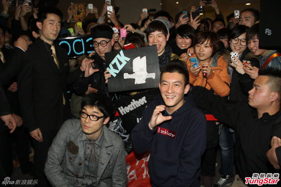 陳冠希助陣好友潮店開(kāi)張