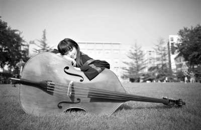 提琴專業(yè)的康康被稱為“人大女神”。