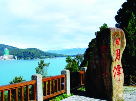 臺(tái)灣游專家3月29日、4月21日連續(xù)開行游臺(tái)灣送香港夕陽(yáng)紅專列，組織近2000位爸媽走進(jìn)寶島臺(tái)灣，圓