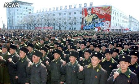 朝鮮黃海北道、咸鏡南道和南浦市11日舉行軍民大會，支持朝鮮人民軍最高司令部發(fā)言人聲明。