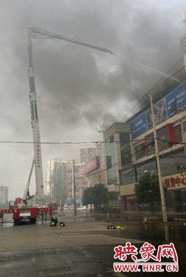 圖為火災(zāi)現(xiàn)場(chǎng)