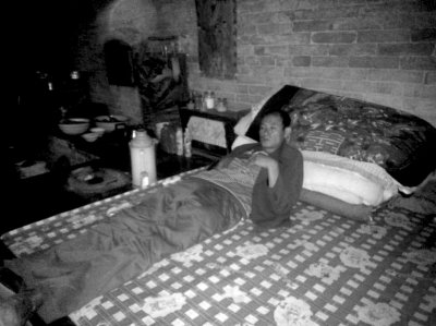 昨晚，張會(huì)英的丈夫接受采訪。記者 懷若谷/攝