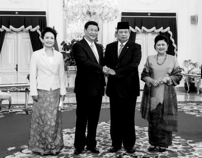 2日，國(guó)家主席習(xí)近平在雅加達(dá)同印度尼西亞總統(tǒng)蘇西洛舉行會(huì)談。 新華社發(fā)