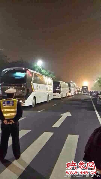 11月1日深夜，鄭州鄭東新區(qū)夜總會(huì)“皇家一號(hào)”被查處。網(wǎng)友供圖