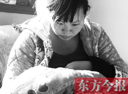 重新找回兒子蛋蛋，年輕的媽媽再也不忍離開(kāi)