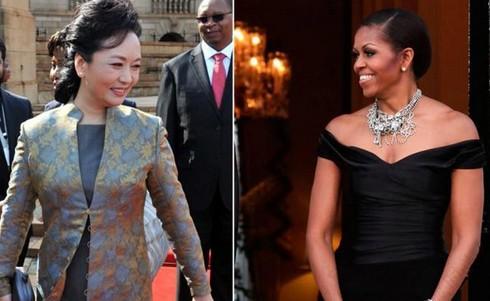 中國國家主席習近平夫人彭麗媛和美國第一夫人米歇爾(資料圖) 中國國家主席習近平夫人彭麗媛和美國第一夫人米歇爾(資料圖)