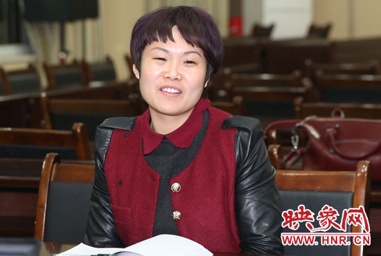 “焦裕祿式好干部”楊艷敏接受采訪。