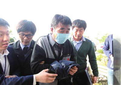 　4月19日，“歲月”號船長李俊錫被正式逮捕資料圖片。