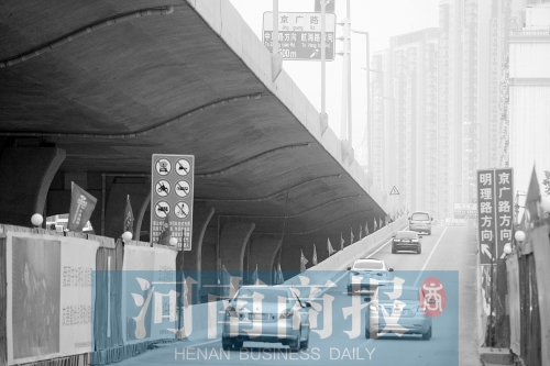 隴海路高架大學(xué)路南側(cè)西向東上橋匝道，后天就要封閉了