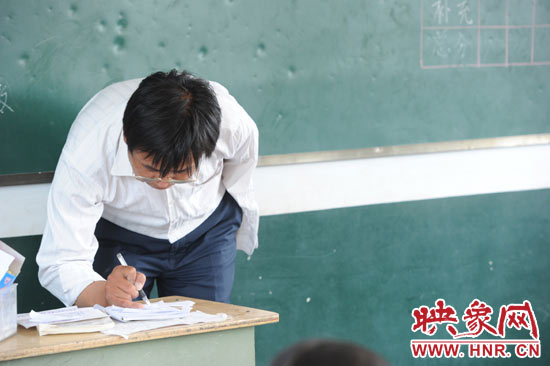 圖為王格現(xiàn)在課堂上。